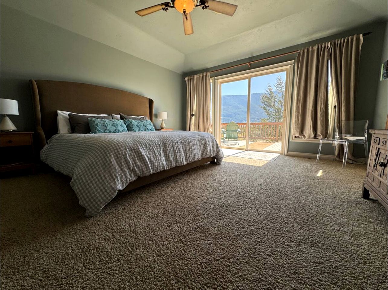 Scenic Riverview Mountain Retreat with Deck & Stargazing Near Glacier National Park, Columbia Falls MT