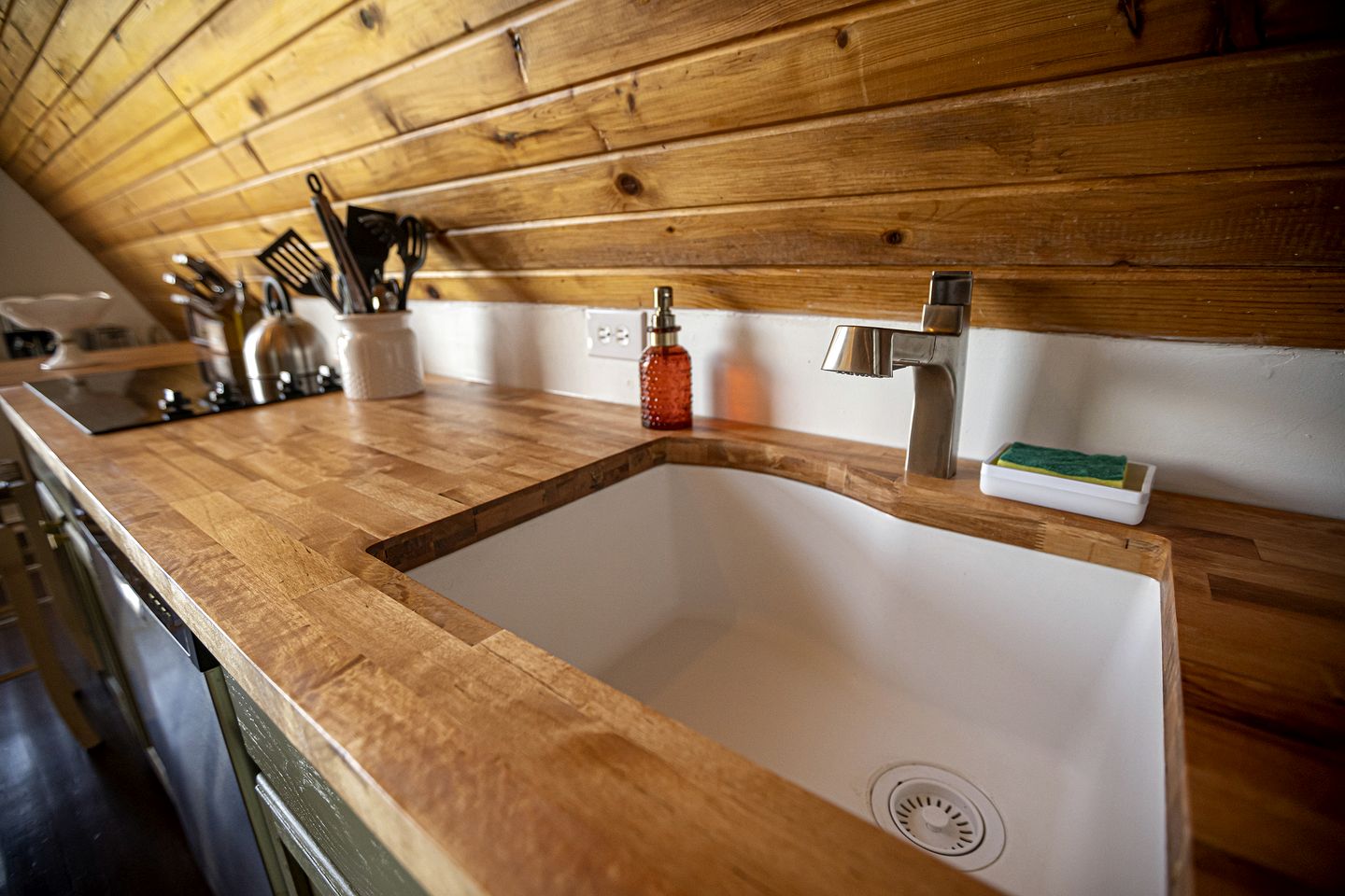 Incredible A-frame with Fabulous Panoramic Views and Hot-tub in Makanda, Illinois