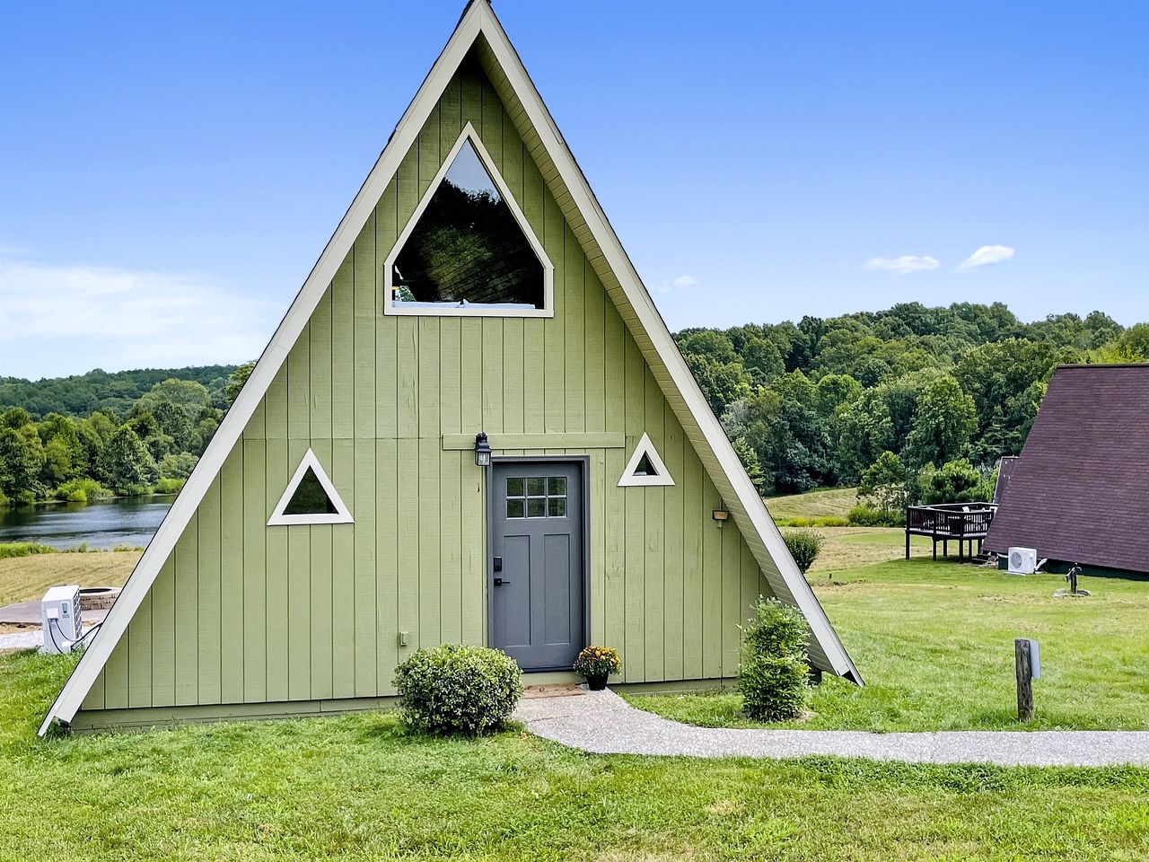 Incredible A-frame with Fabulous Panoramic Views and Hot-tub in Makanda, Illinois