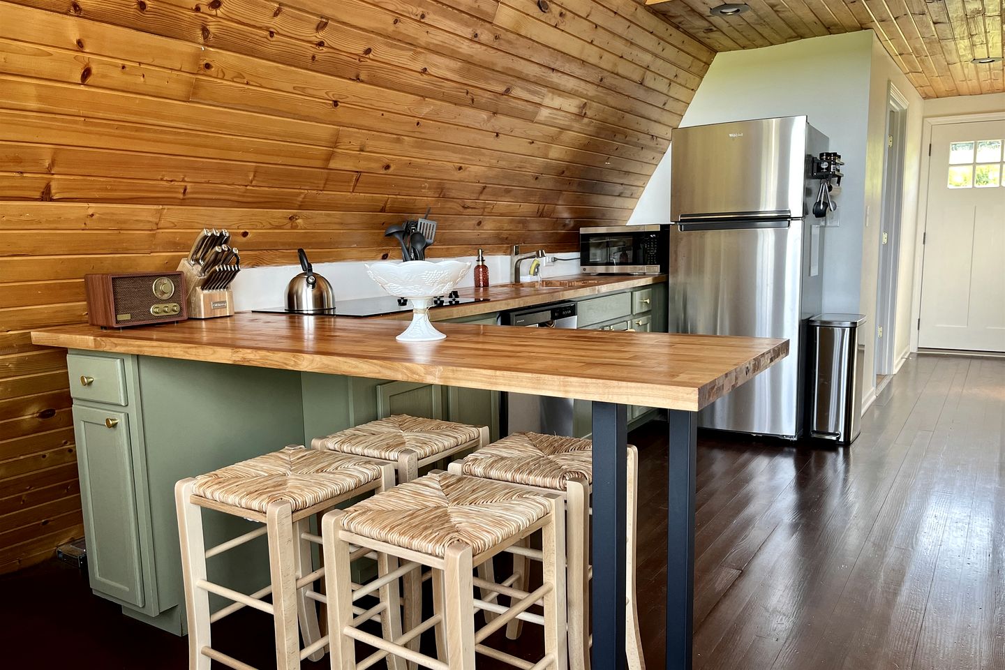 Incredible A-frame with Fabulous Panoramic Views and Hot-tub in Makanda, Illinois
