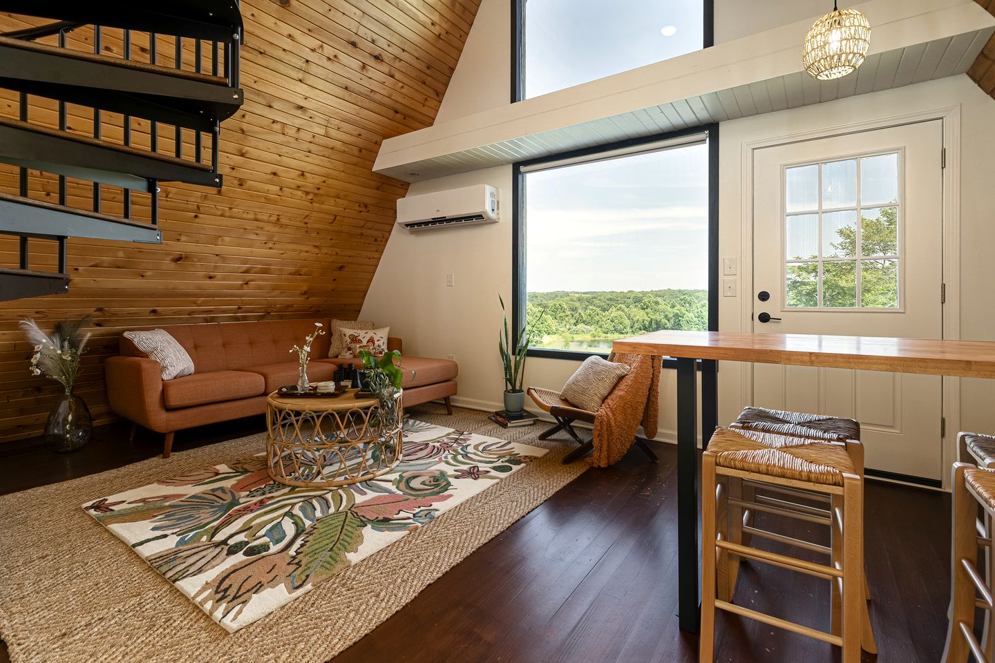 Incredible A-frame with Fabulous Panoramic Views and Hot-tub in Makanda, Illinois