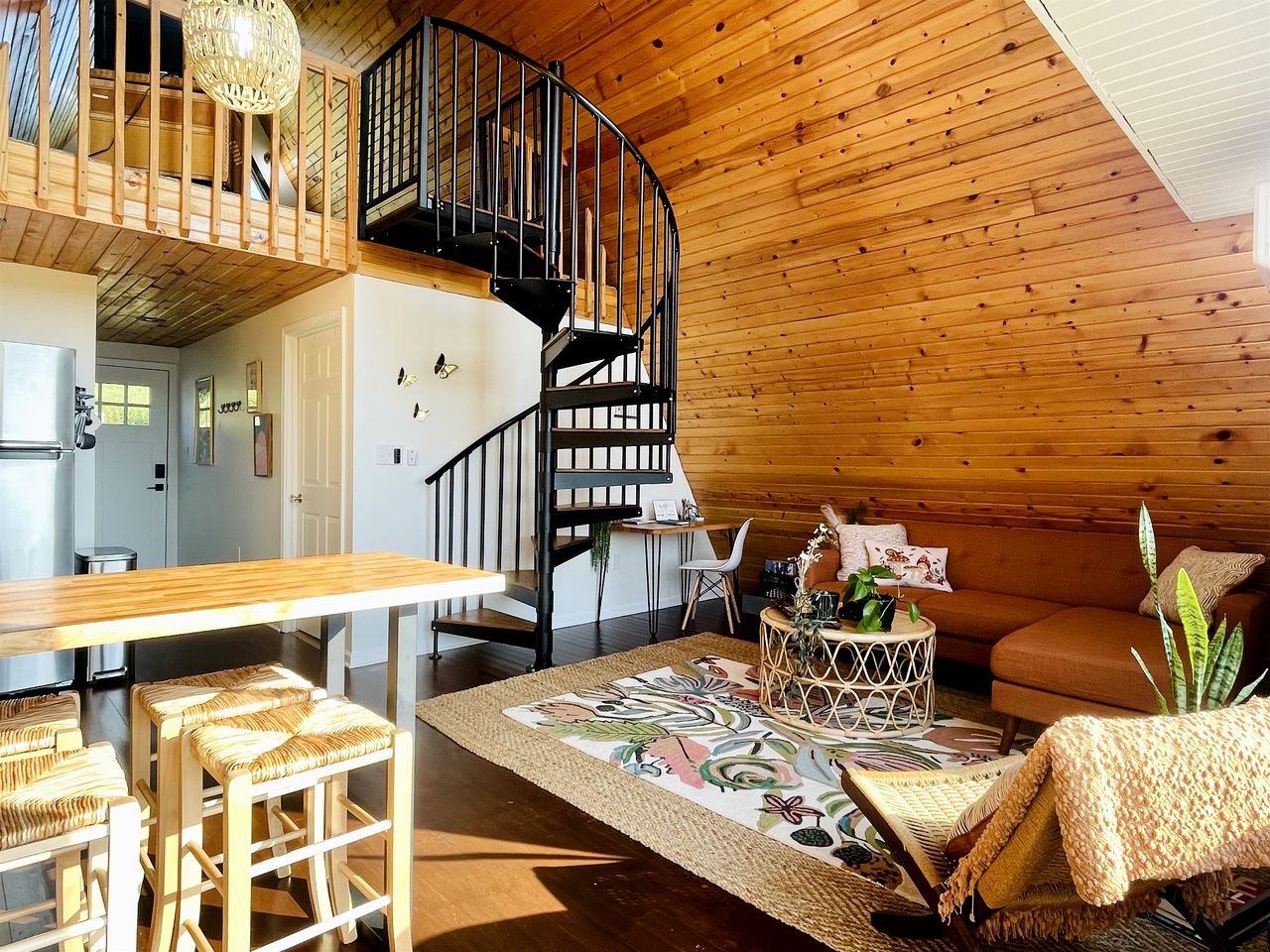 Incredible A-frame with Fabulous Panoramic Views and Hot-tub in Makanda, Illinois