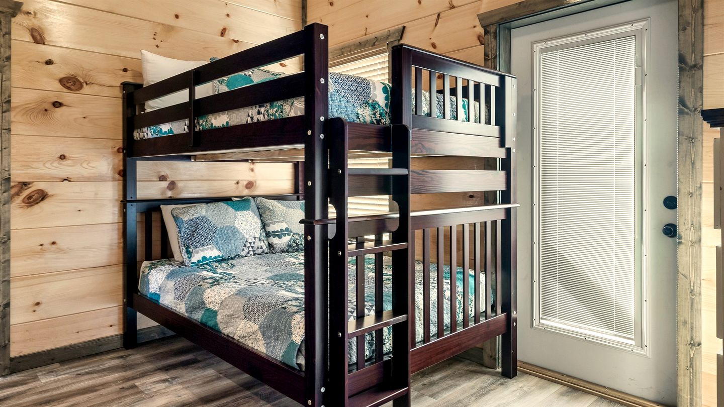 Incredible Cabin Amazing for a Relaxing Vacation in Sevierville, Tennesee