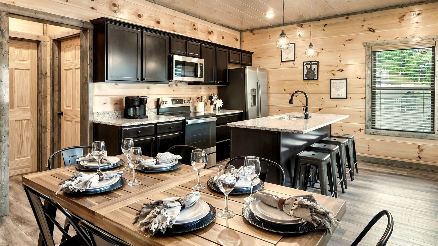 Incredible Cabin Amazing for a Relaxing Vacation in Sevierville, Tennesee