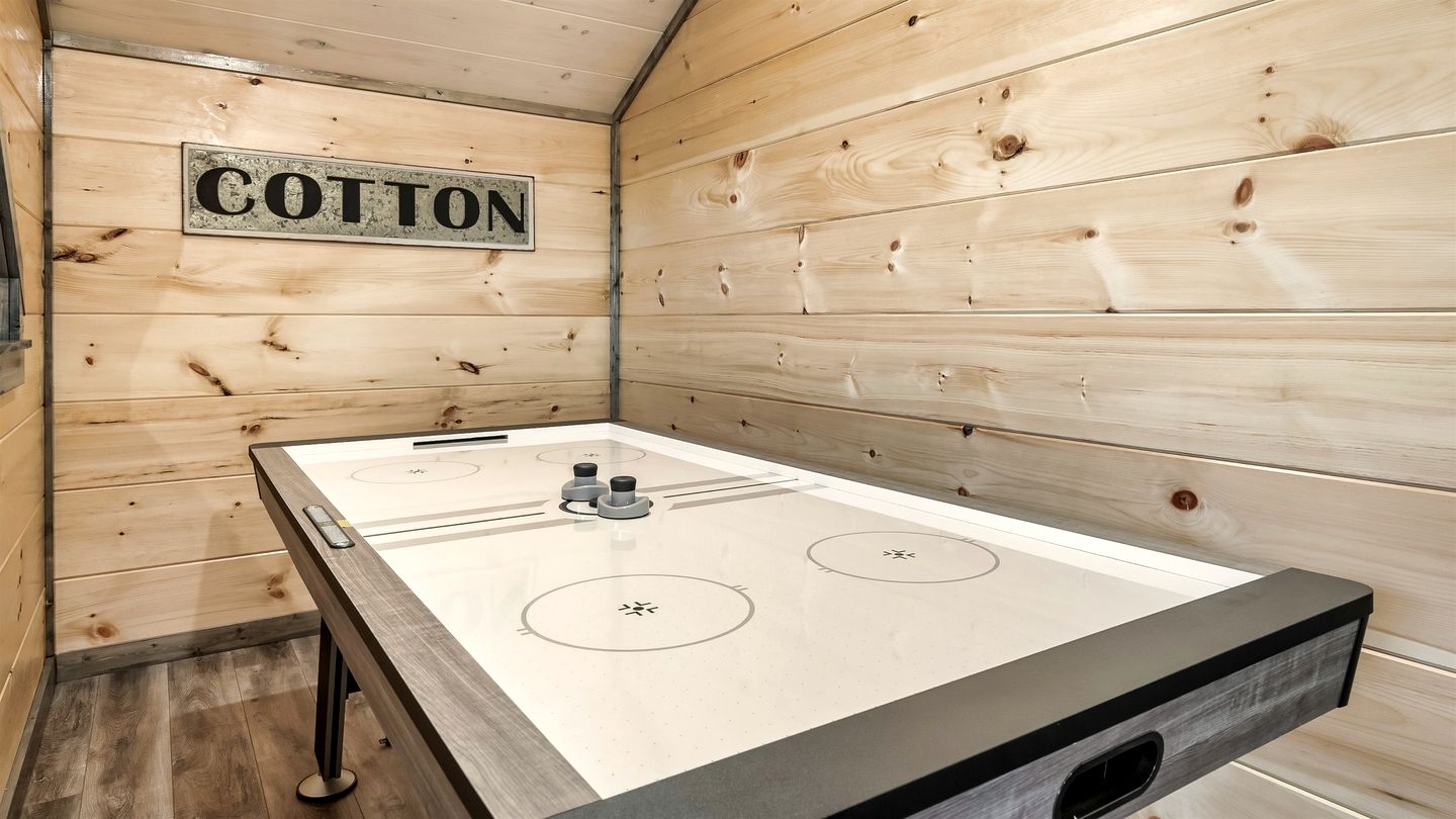 Incredible Cabin Amazing for a Relaxing Vacation in Sevierville, Tennesee