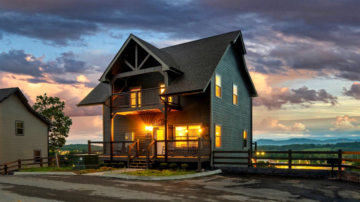 Incredible Cabin Amazing for a Relaxing Vacation in Sevierville, Tennesee
