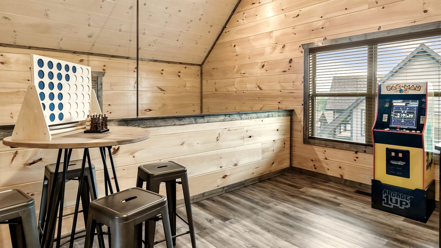 Incredible Cabin Amazing for a Relaxing Vacation in Sevierville, Tennesee