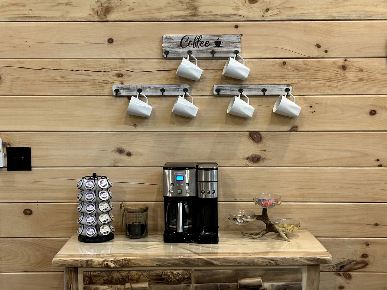 Incredible Cabin with Fireplace and Hot-tub in Campbellsville, Kentucky