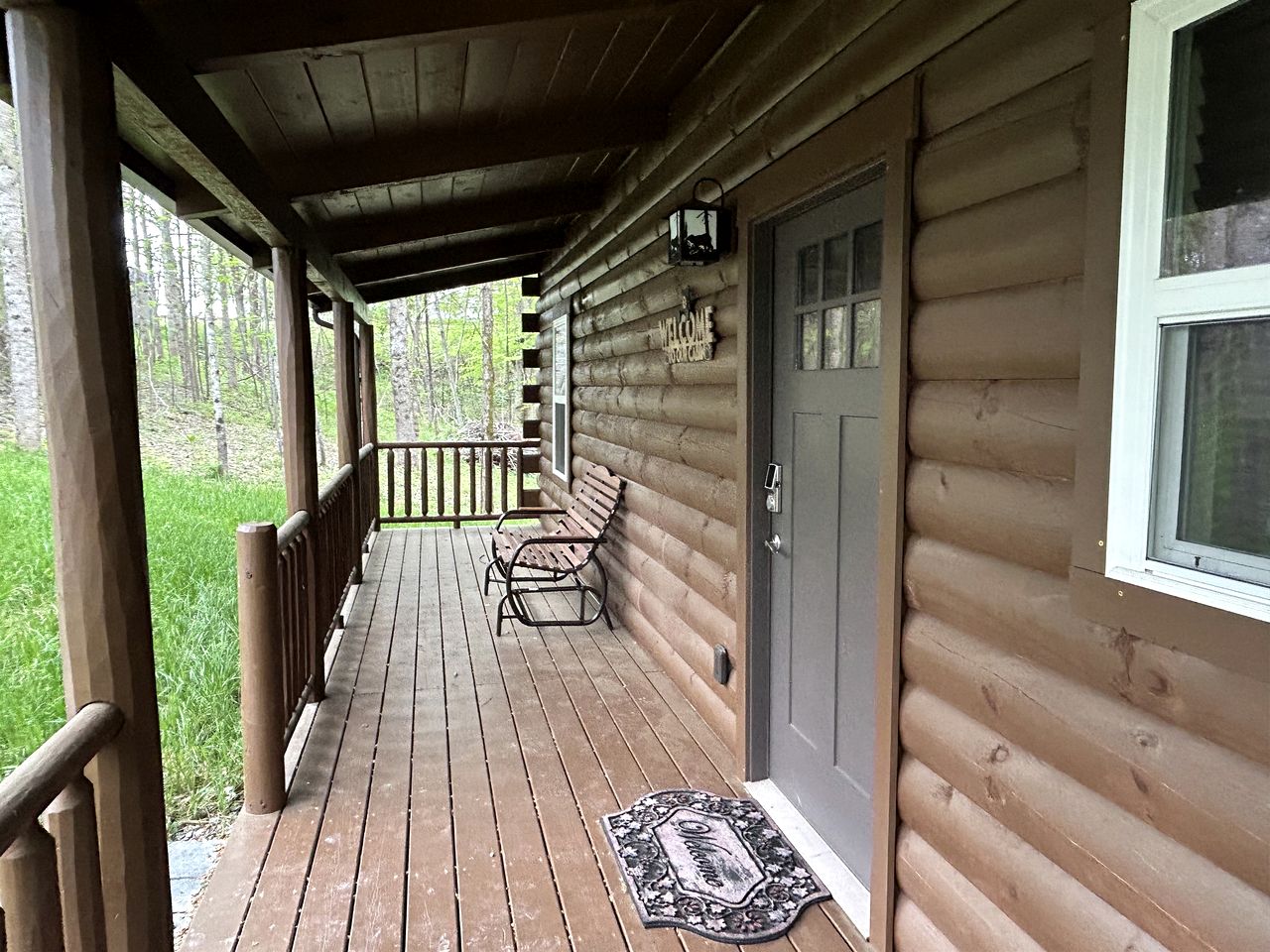Incredible Cabin with Fireplace and Hot-tub in Campbellsville, Kentucky
