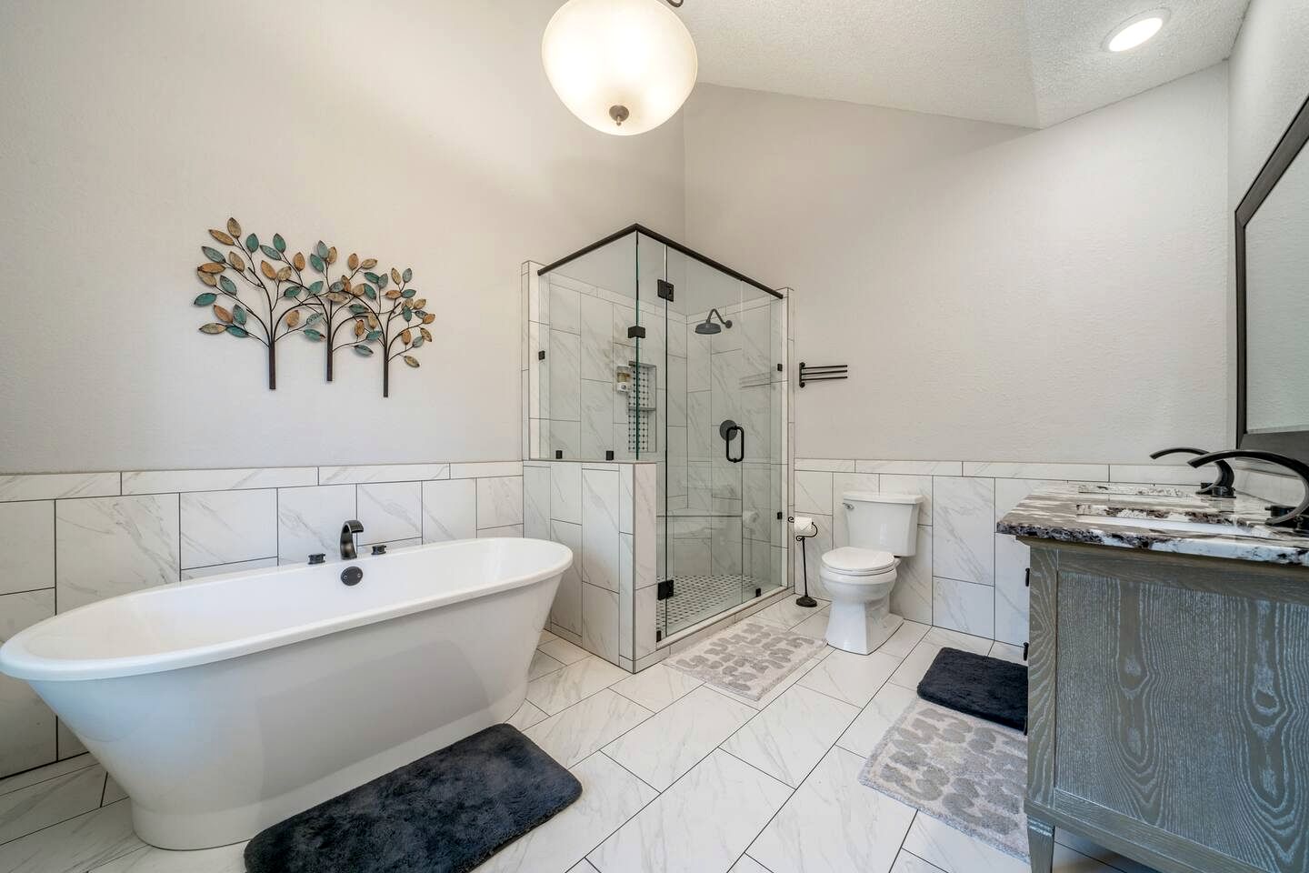 Enchanting Woodland Cabin Escape with Creekside Views near Lake Hamilton Arkansas