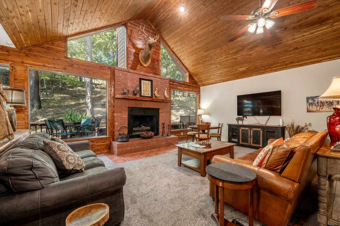 Enchanting Woodland Cabin Escape with Creekside Views near Lake Hamilton Arkansas