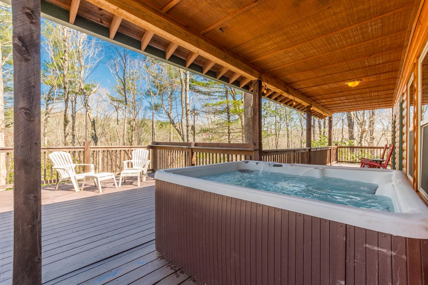 Incredible Cabin with Pool Table and Hot-Tub in Cleveland, Georgia