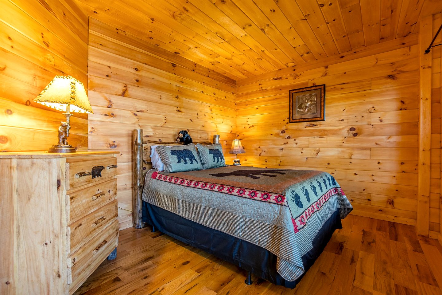 Incredible Cabin with Pool Table and Hot-Tub in Cleveland, Georgia