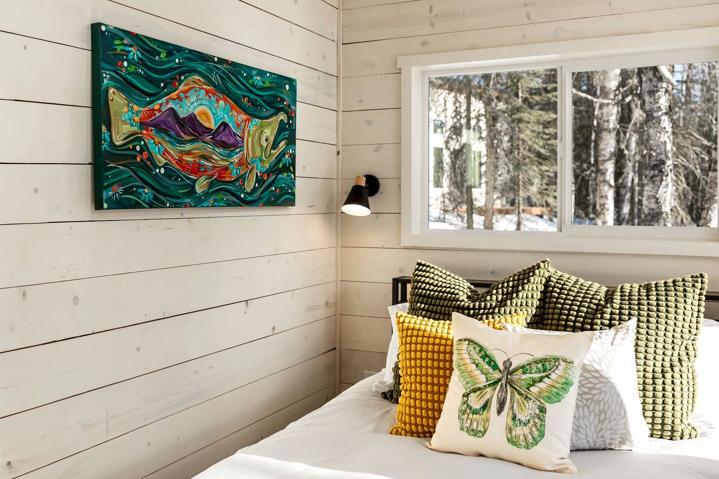 Incredible Cabin Surrounded by Trees and Hot-tub Provided in Anchorage, Alaska
