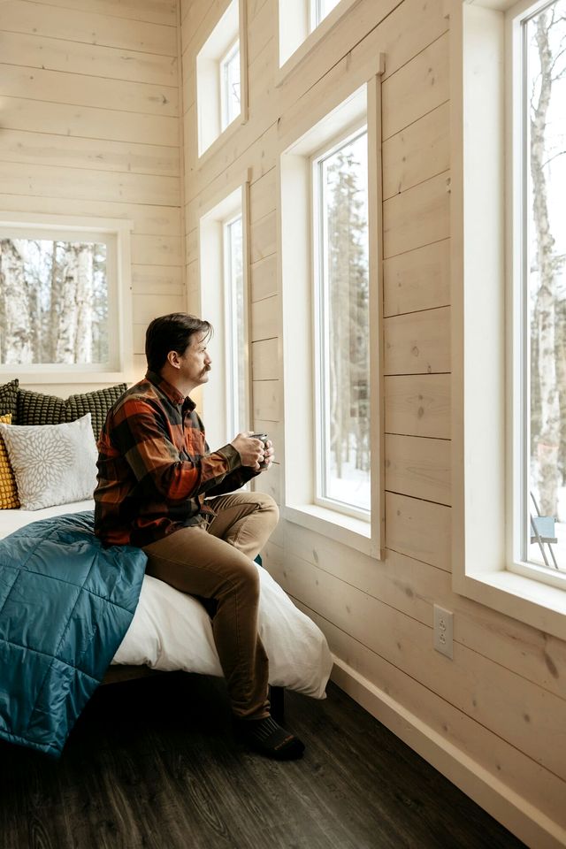 Incredible Cabin Surrounded by Trees and Hot-tub Provided in Anchorage, Alaska