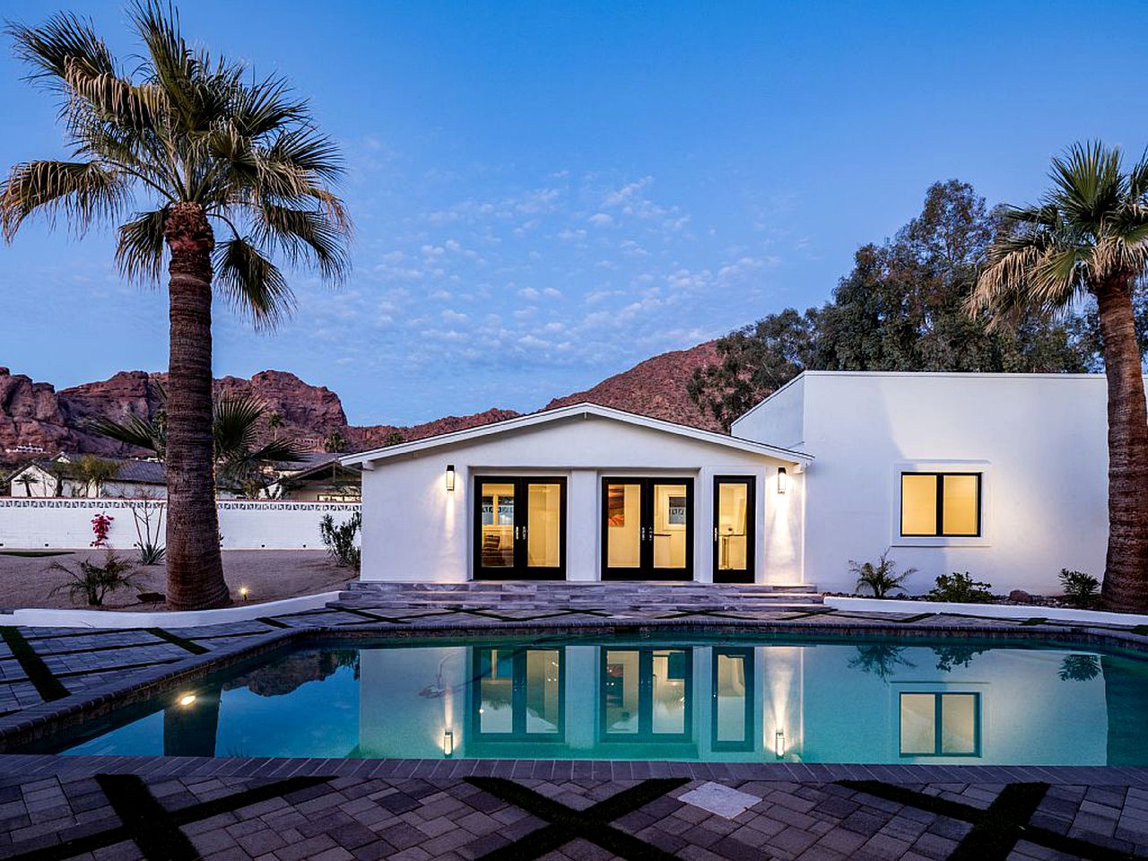 Luxury Villa Rental with Private Pool and Camelback Mountain Views in Phoenix