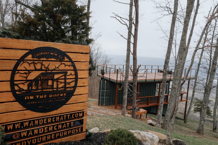 Containers (United States of America, Rising Fawn, Georgia)