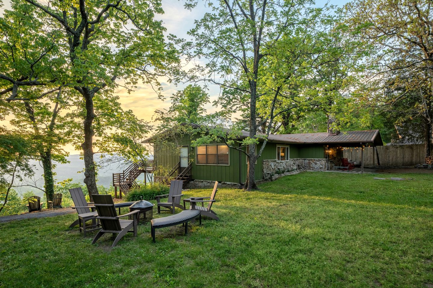 Incredible Cottage with Breathtaking Views from the Amazing Deck, the Perfect Base for Exploring the Area Around Mentone, Alabama
