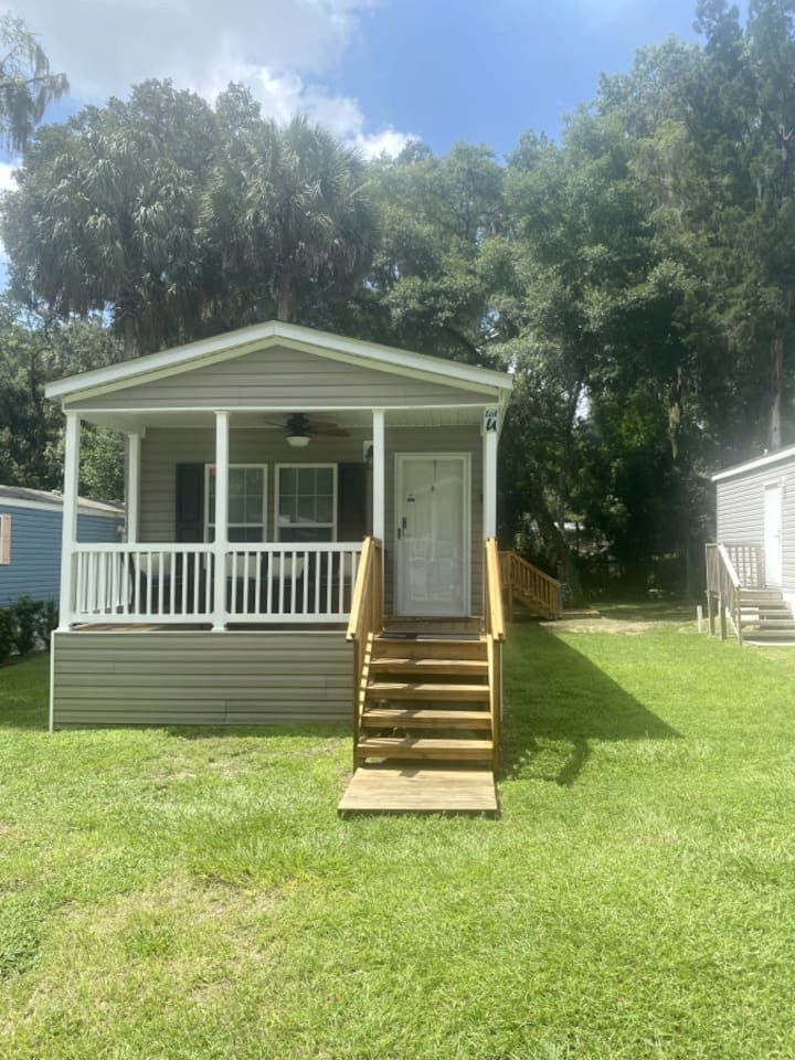 Incredible Cottage with Fire Pit in Dunnellon, Florida