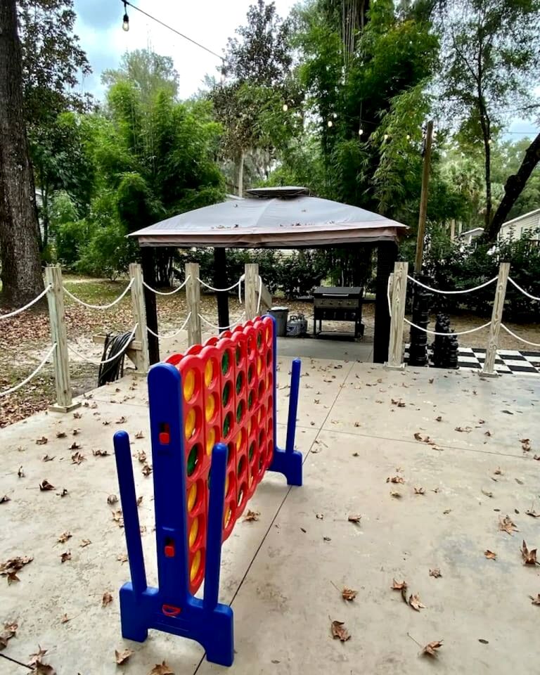 Incredible Cottage with Fire Pit in Dunnellon, Florida