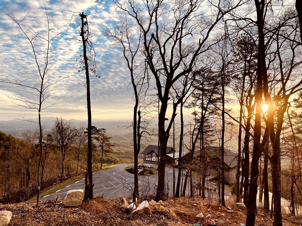 Incredible Cottage with Hot-Tub and Deck in Sevierville, Tennessee