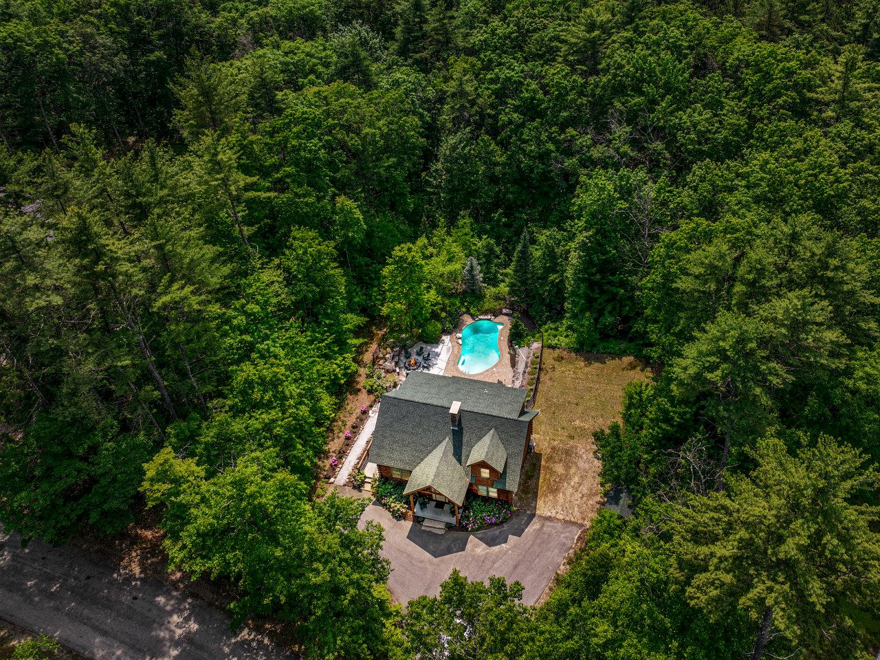 Incredible Cottage with Swimming Pool and Fantastic Sights in Conway, New Hampshire