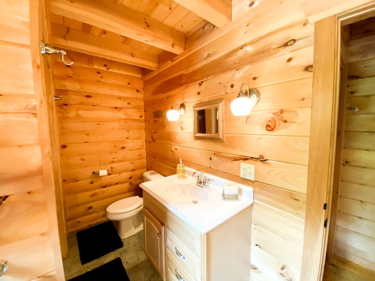 Incredible Cottage with Swimming Pool and Fantastic Sights in Conway, New Hampshire