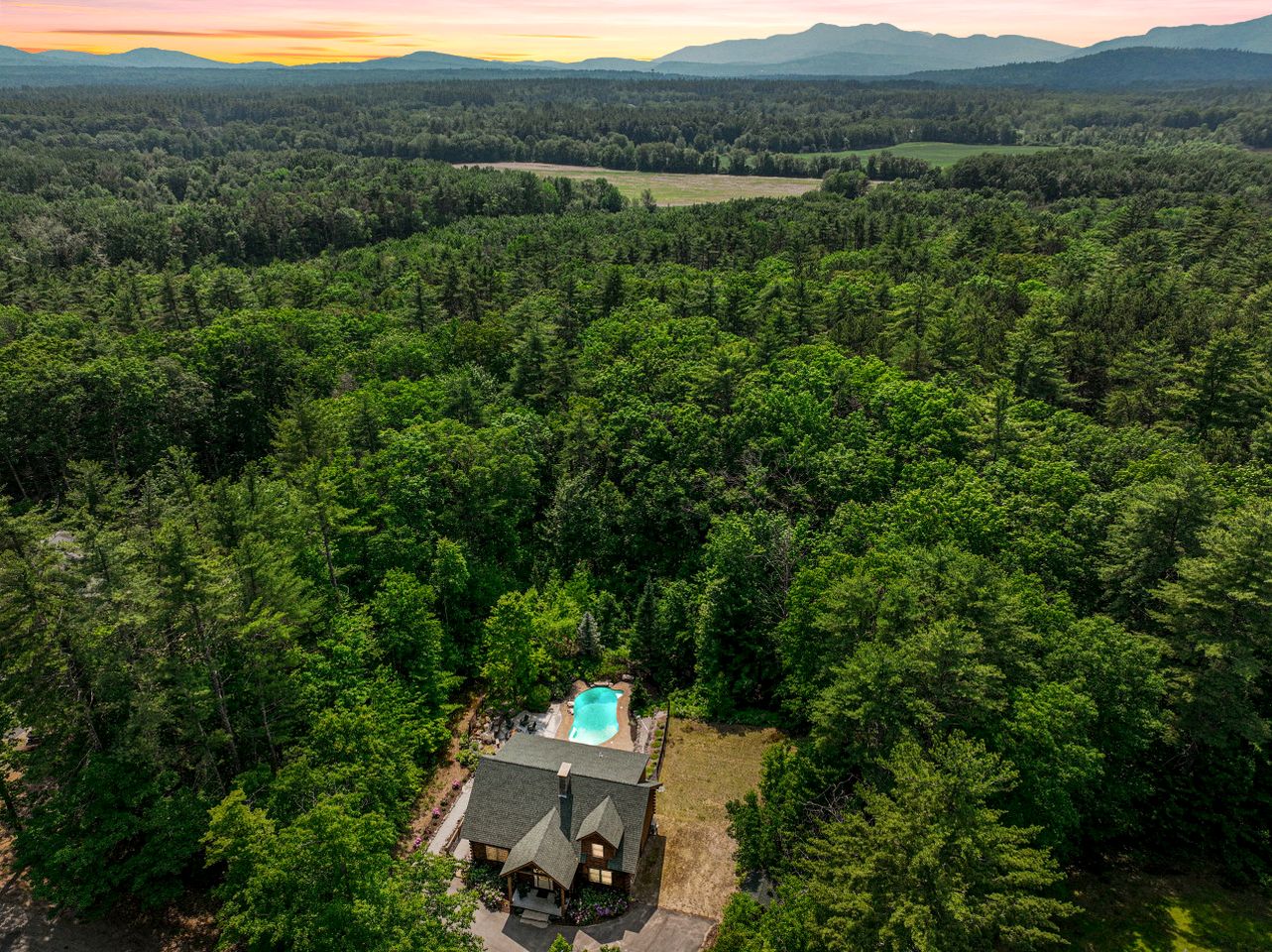 Incredible Cottage with Swimming Pool and Fantastic Sights in Conway, New Hampshire