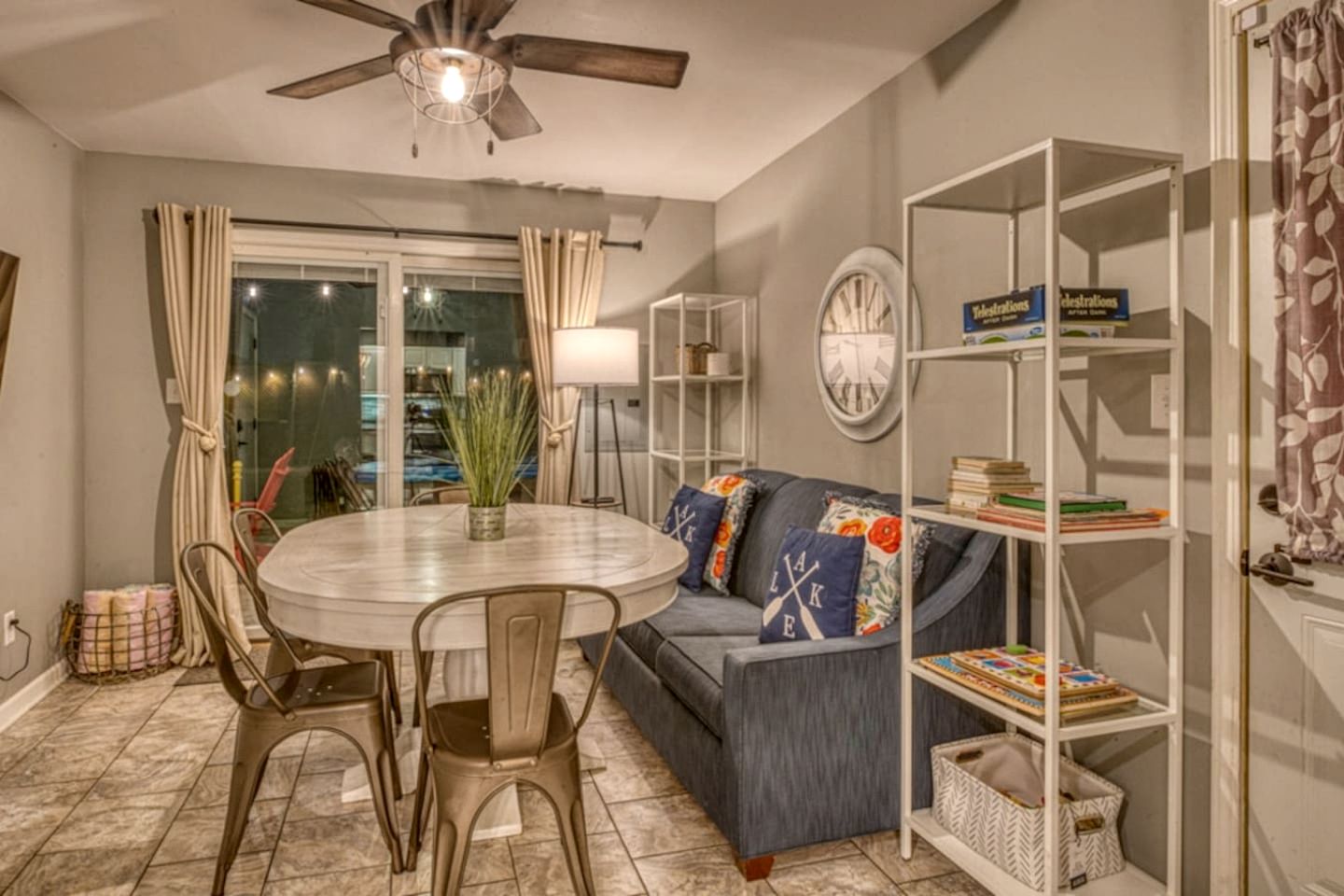 Incredible Cozy Cottage with Hot-tub in Gary, Indiana