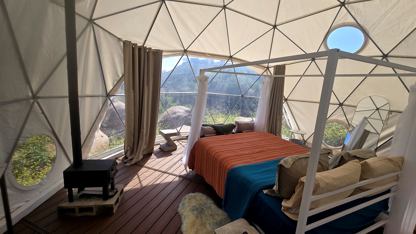 Incredible Dome for a Romantic Escape at Splitrock Valley, California