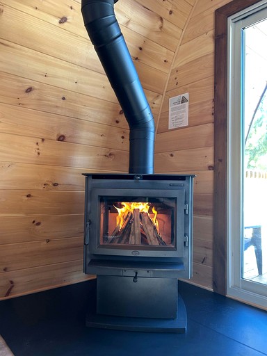 Pods (Canada, Saint-Alexis-des-Monts, Quebec)