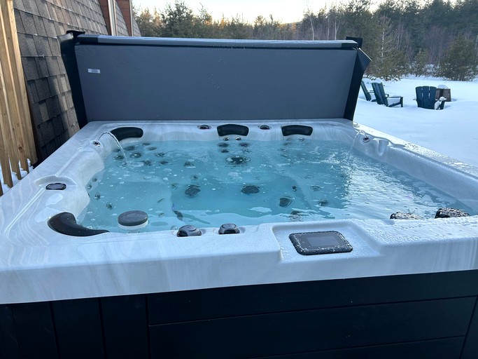 Pods (Canada, Saint-Alexis-des-Monts, Quebec)