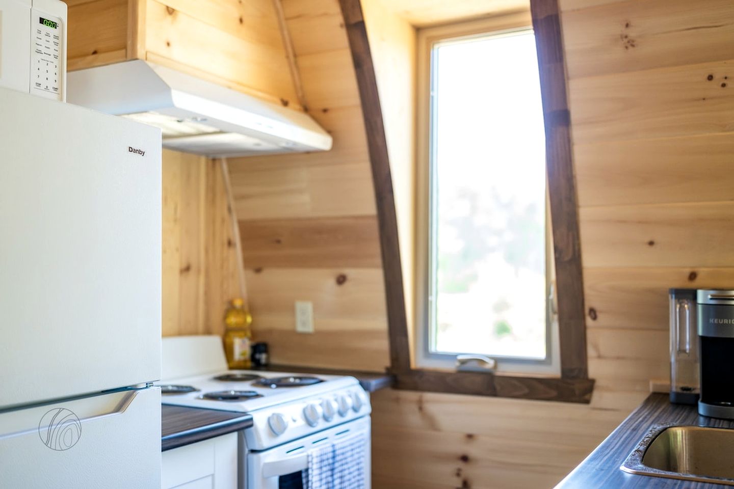 Incredible Hot-tub Provided Pod Nestled Amidst Trees in Saint-Alexis-des-Monts, Quebec
