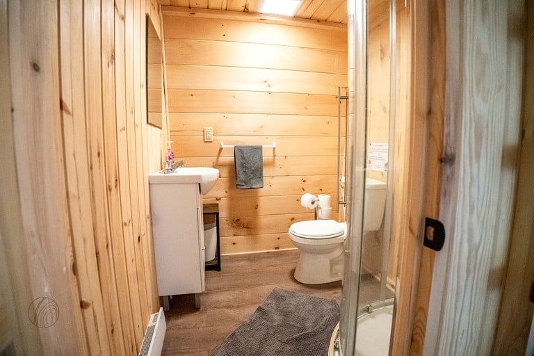 Pods (Canada, Saint-Alexis-des-Monts, Quebec)