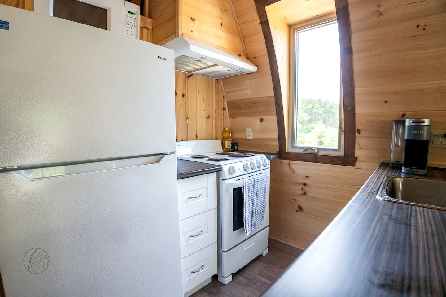 Incredible Hot-tub Provided Pod Nestled Amidst Trees in Saint-Alexis-des-Monts, Quebec