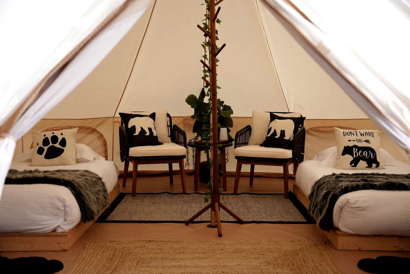 Incredible Lakefront Bell Tent with Barbecue and Fire Pit in Northern Bruce Peninsula, Ontario