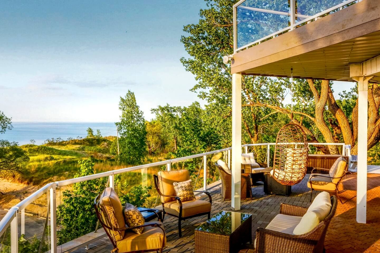 Incredible Lakefront Villa with Gorgeus Sights and Fireplace in Gary, Indiana