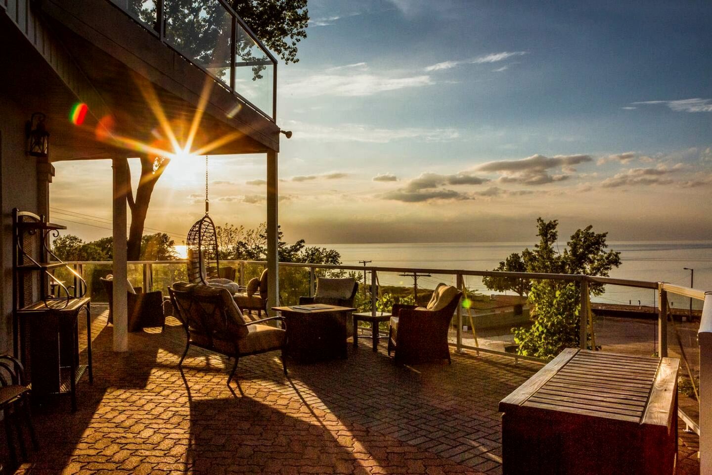 Incredible Lakefront Villa with Gorgeus Sights and Fireplace in Gary, Indiana