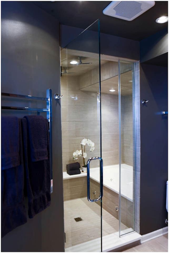 Incredible Lakefront Villa with Gorgeus Sights and Fireplace in Gary, Indiana