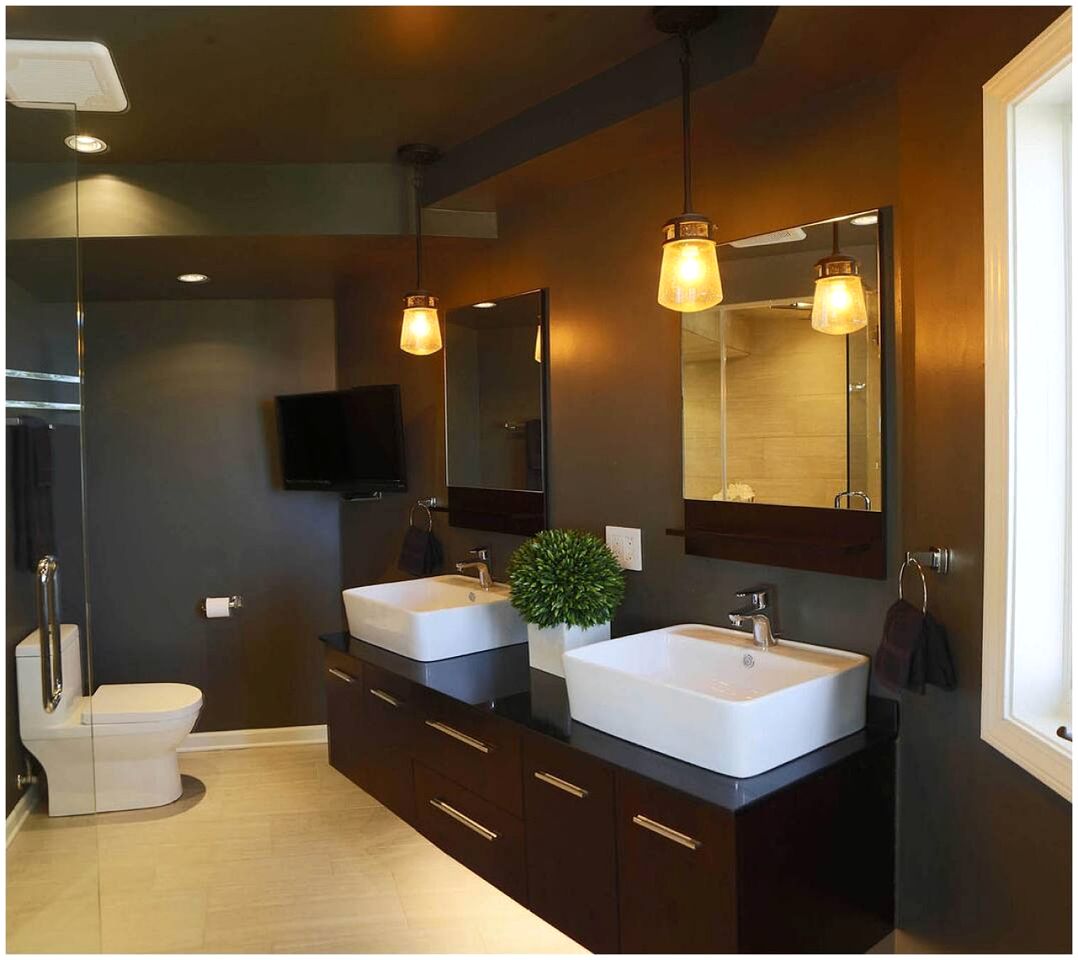 Incredible Lakefront Villa with Gorgeus Sights and Fireplace in Gary, Indiana