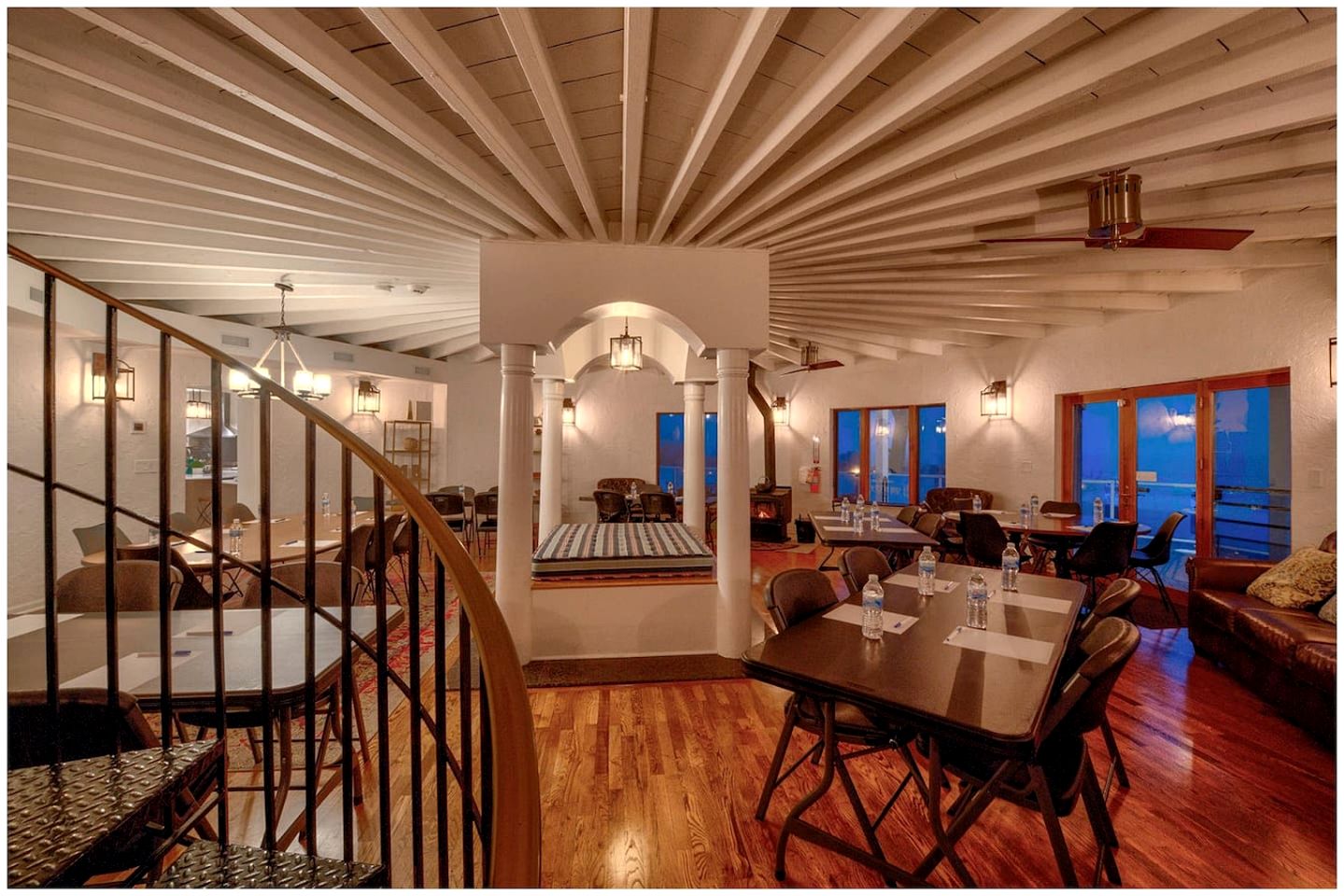 Incredible Lakefront Villa with Gorgeus Sights and Fireplace in Gary, Indiana