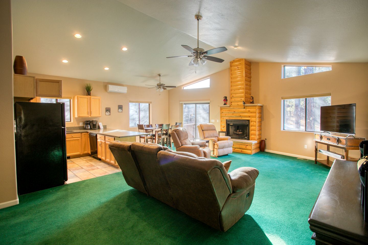 Incredible Log Cabin with Gorgeous Sights in Pinetop, Arizona