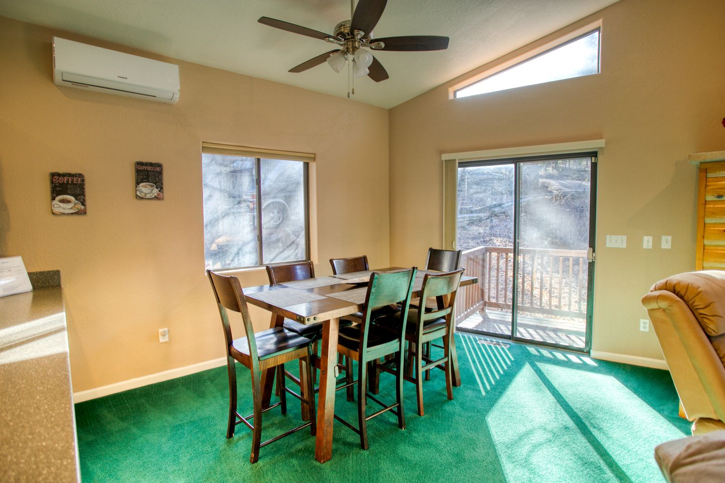 Incredible Log Cabin with Gorgeous Sights in Pinetop, Arizona