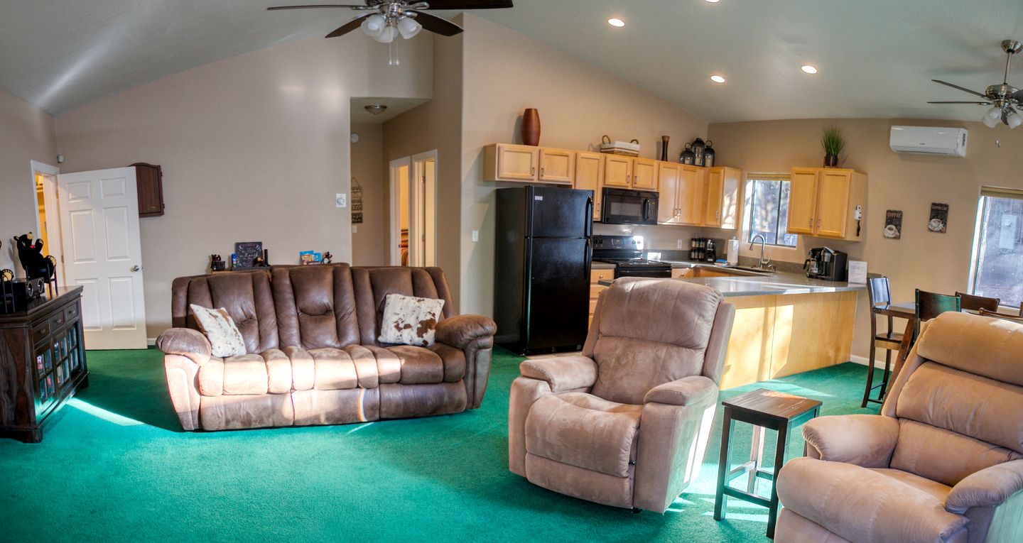 Incredible Log Cabin with Gorgeous Sights in Pinetop, Arizona