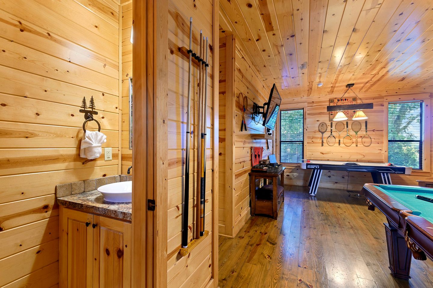 Incredible Luxurious Cabin Fantastic for All the Family in Broken Bow, Oklahoma