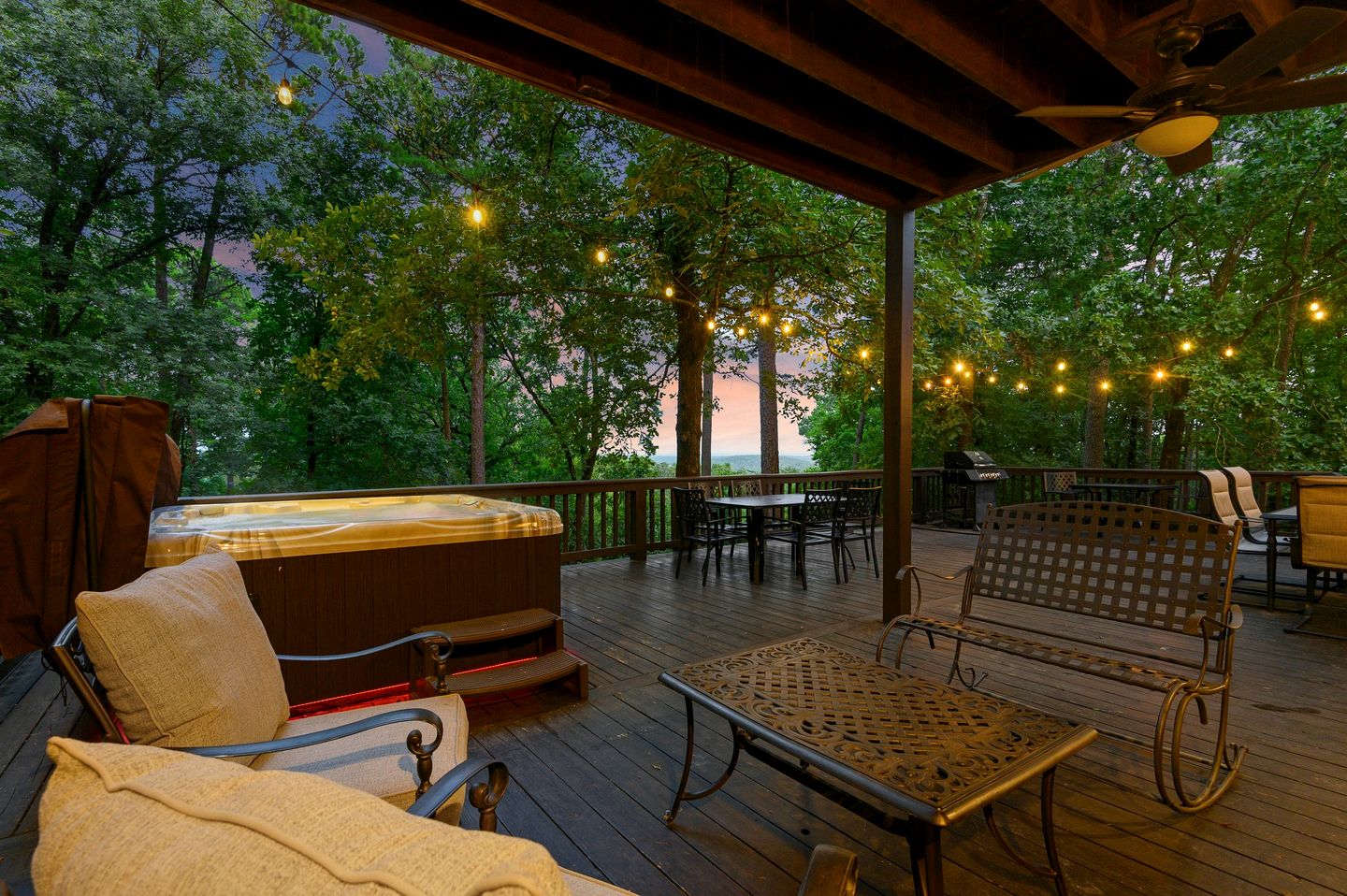 Incredible Luxurious Cabin Fantastic for All the Family in Broken Bow, Oklahoma