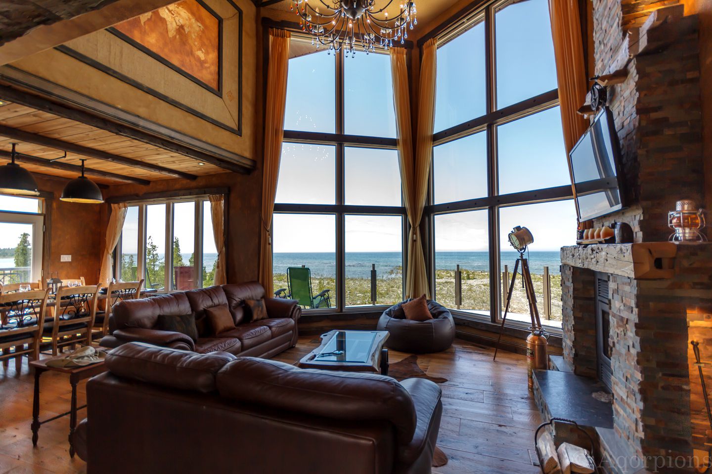 Incredible Luxury Waterfront Cottage on Lake Huron near Tobermory, Ontario