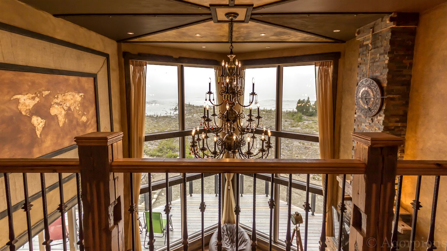 Incredible Luxury Waterfront Cottage on Lake Huron near Tobermory, Ontario