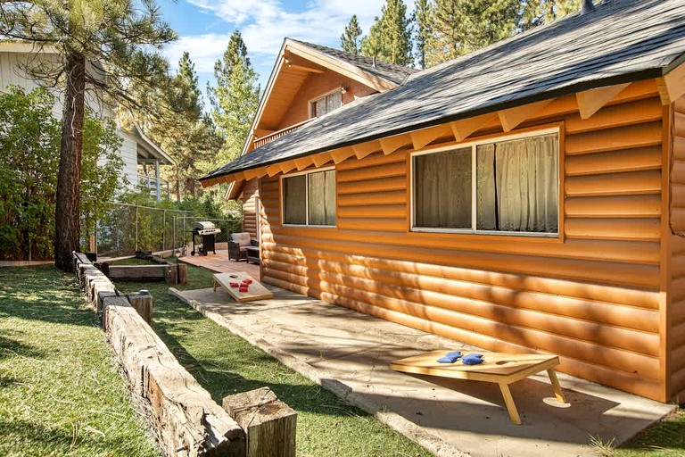 Cabins (United States of America, Big Bear Lake, California)