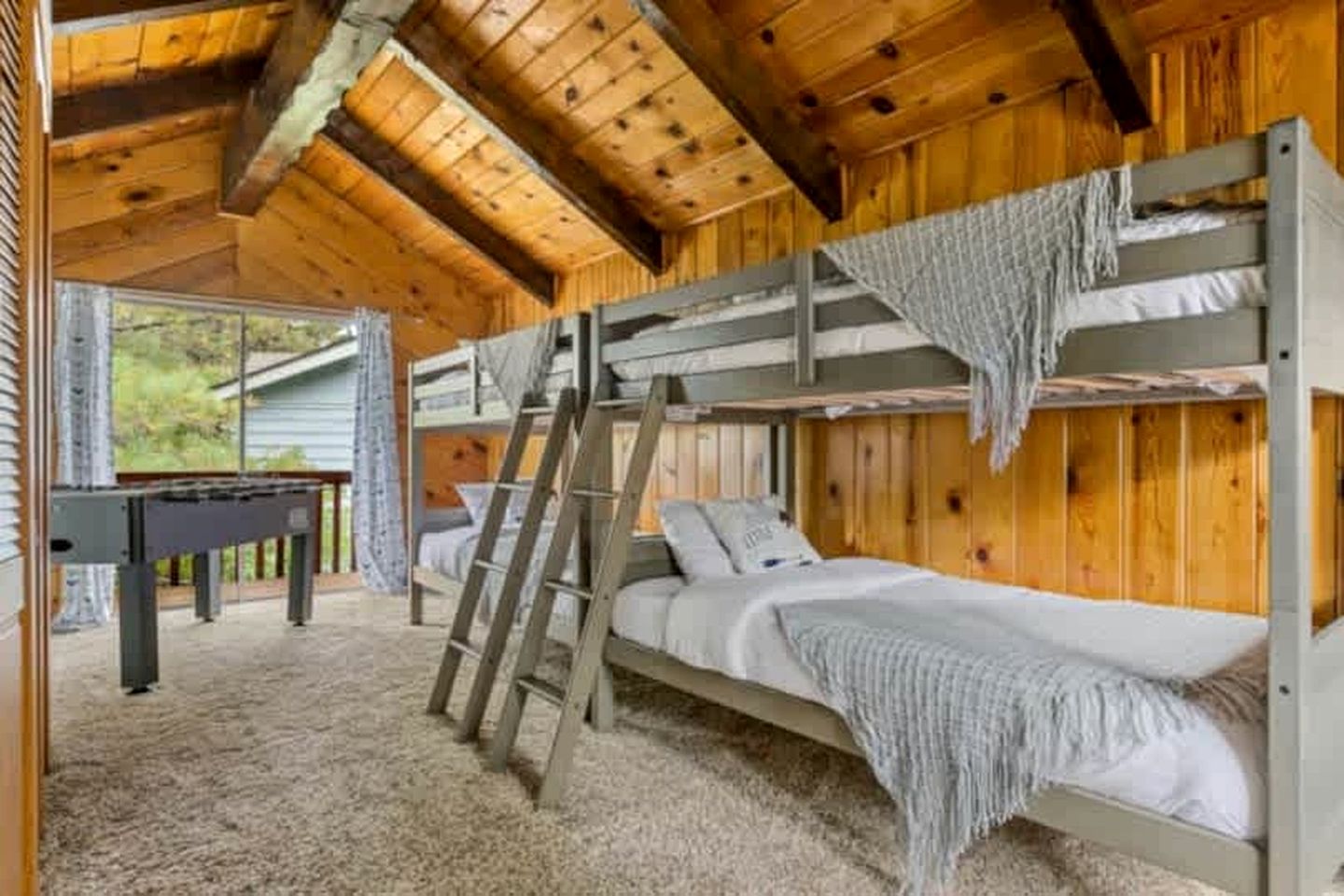 Incredible Secluded Cabin in Big Bear Lake, California